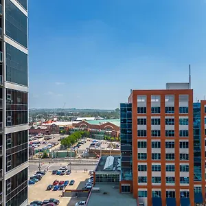 https://chic-2br-condo-in-vibrant-downtown-calgary.calgaryhotelsearch.com