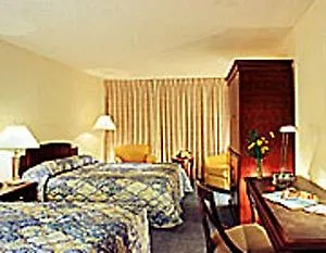 Sandman Hotel Montreal - Longueuil 3*,  Canada