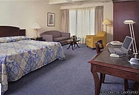Sandman Hotel Montreal - Longueuil